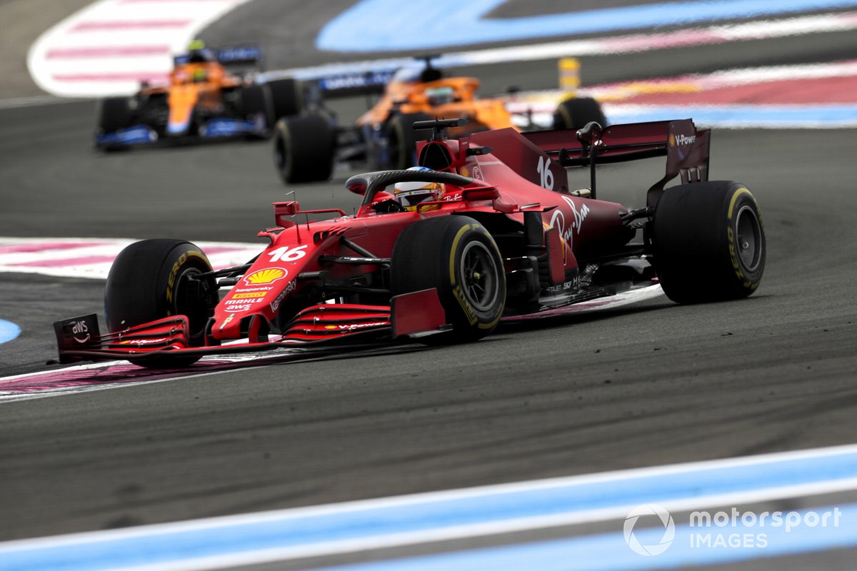Charles Leclerc, Ferrari SF21, Daniel Ricciardo, McLaren MCL35M