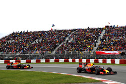 Max Verstappen, Red Bull Racing RB12 voor Daniel Ricciardo, Red Bull Racing RB12