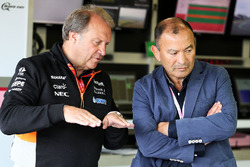 Robert Fernley, afgevaardigd teambaas Sahara Force India F1, Eddie Jones, Engels rugbycoach