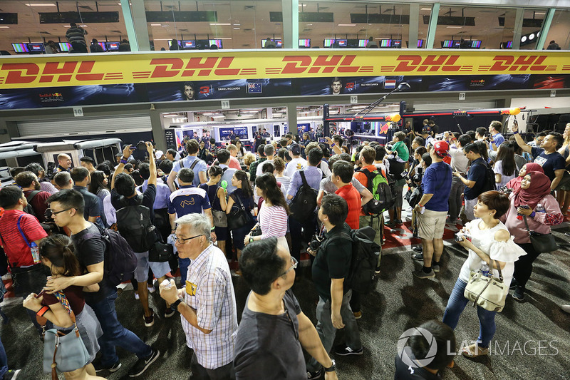 Fans on the pitlane walkabout