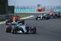 Валттері Боттас, Mercedes AMG F1 W08, Макс Ферстаппен, Red Bull Racing RB13, Льюіс Хемілтон, Mercede