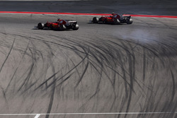 Sebastian Vettel, Ferrari SF70H e Kimi Raikkonen, Ferrari SF70H