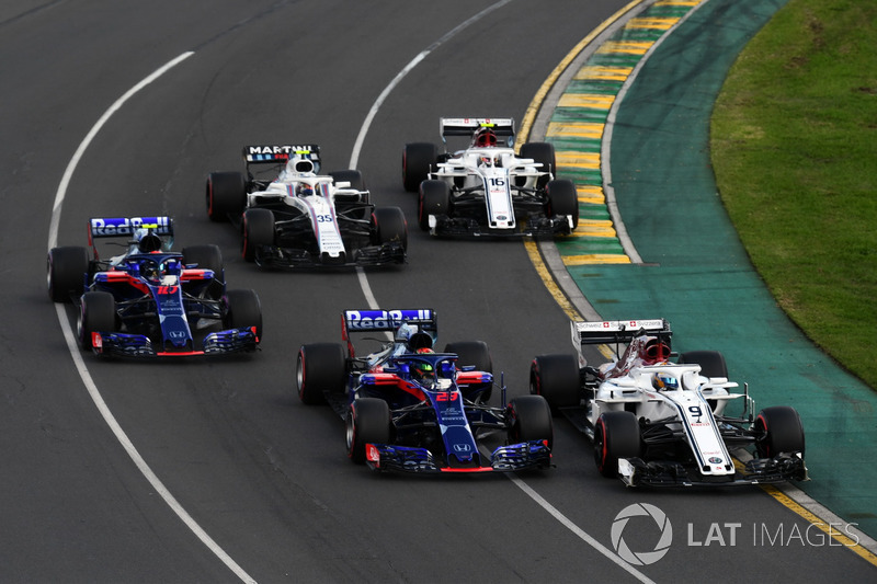 Marcus Ericsson, Sauber C37 ve Brendon Hartley, Scuderia Toro Rosso STR13