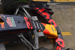 Red Bull Racing RB14 nose and front wing