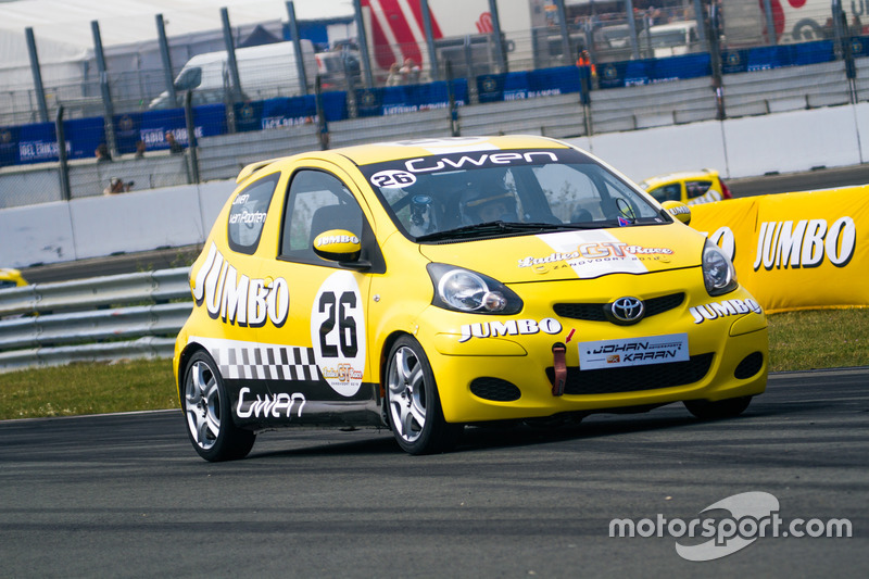 Veelal onervaren dames in de Ladies GT races en dat leidde tot hilariteit