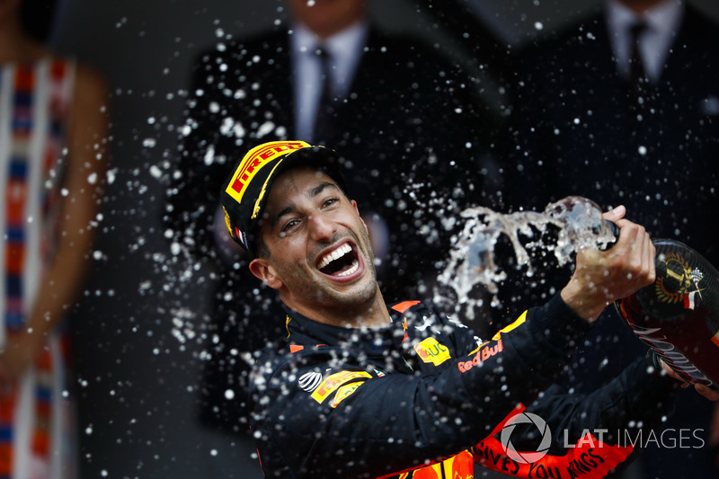 Race winner Daniel Ricciardo, Red Bull Racing, sprays Champagne on the podium