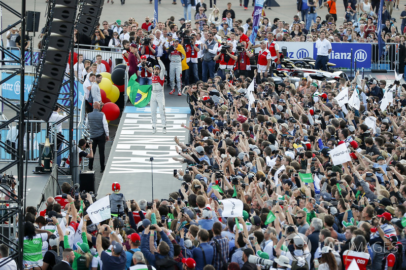 Lucas di Grassi, Audi Sport ABT Schaeffler, places 2nd