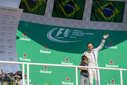 Felipe Massa, Williams FW40, son Brezilya GP'sini kutluyor, Parc Ferme