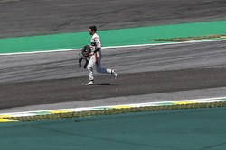 Stoffel Vandoorne, McLaren runs on track after crashing out