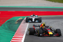 Макс Ферстаппен, Red Bull Racing RB14, Льюіс Хемілтон, Mercedes AMG F1 W09
