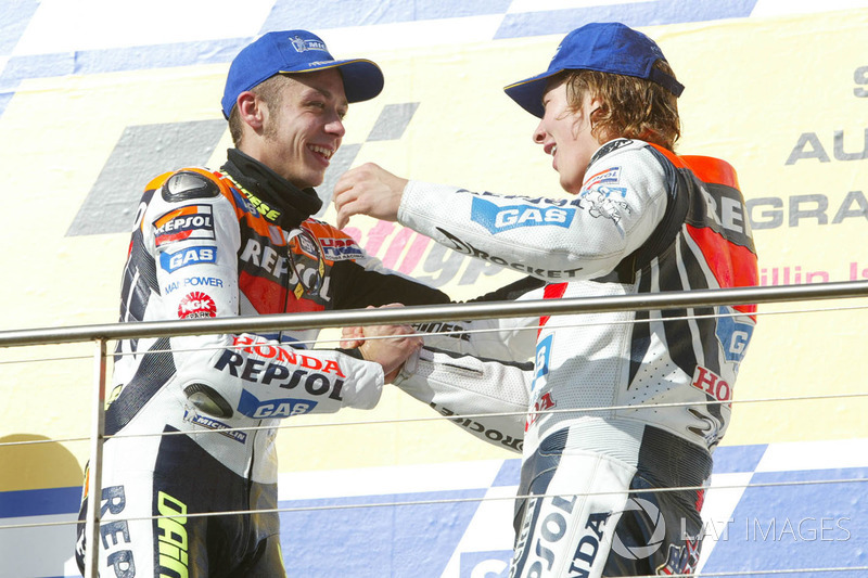 Podio: il vincitore della gara Valentino Rossi, Repsol Honda Team, il terzo classificato Nicky Hayden, Repsol Honda Team