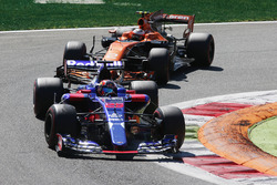 Данііл Квят, Scuderia Toro Rosso STR12, Стоффель Вандорн, McLaren MCL32