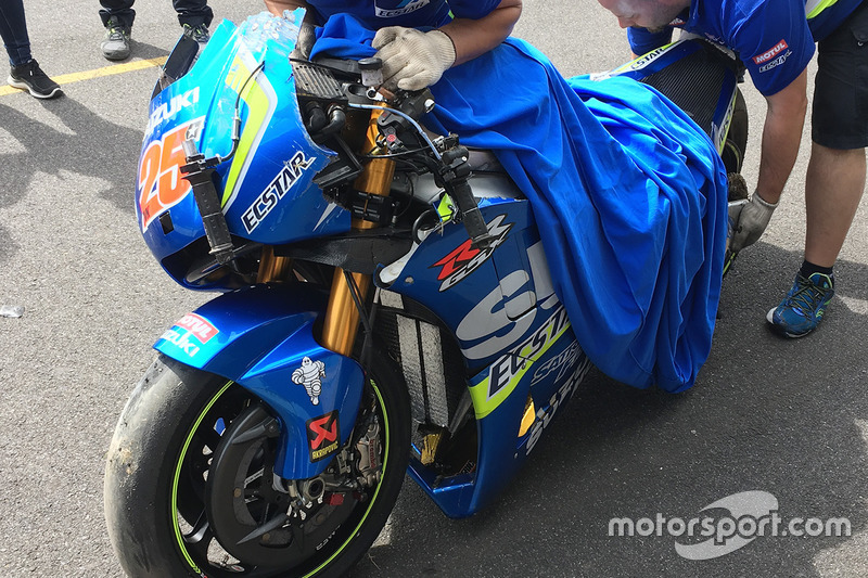 Розбитий мотоцикл Маверіка Віньялєса, Team Suzuki MotoGP