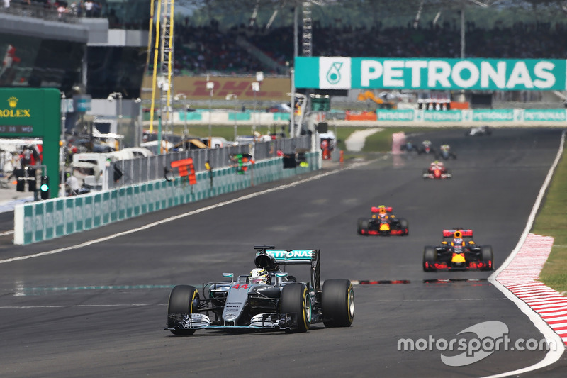 Lewis Hamilton, Mercedes AMG F1 W07 Hybrid