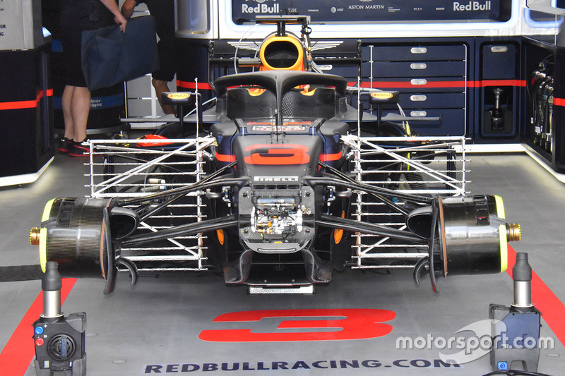 Red Bull Racing RB14, переднє антикрило