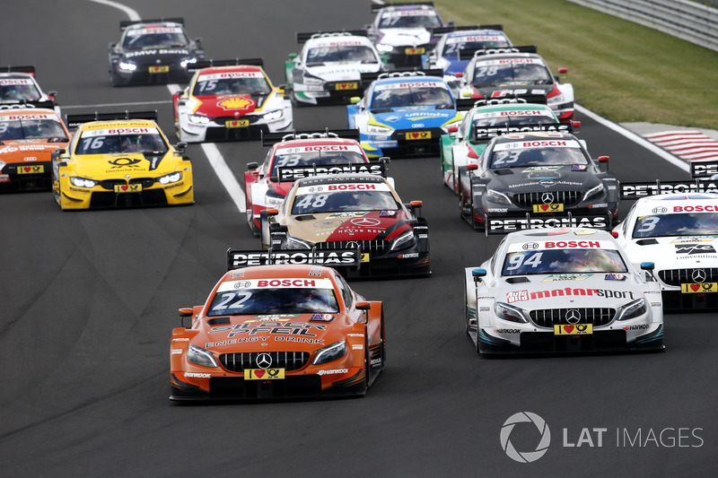 Start action Lucas Auer, Mercedes-AMG Team HWA, Mercedes-AMG C63 DTM leads