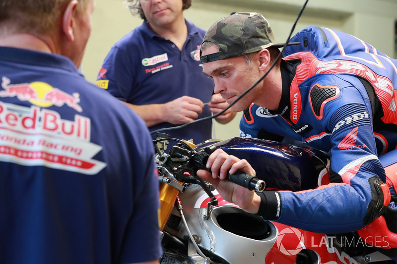 Leon Camier, Honda World Superbike Team