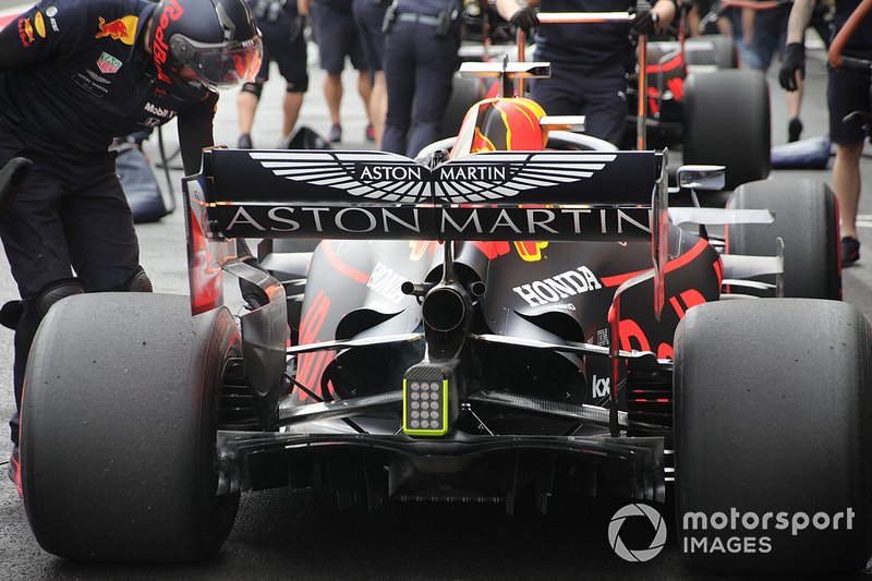 Заднее антикрыло болида Red Bull