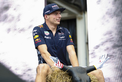 Макс Ферстаппен, Red Bull, на сцені