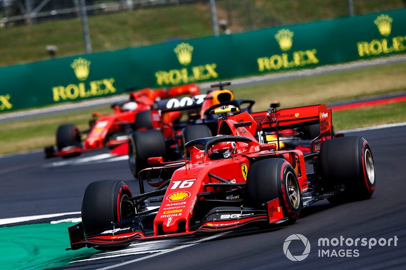 Борьба пилотов Ferrari и Макса Ферстаппена