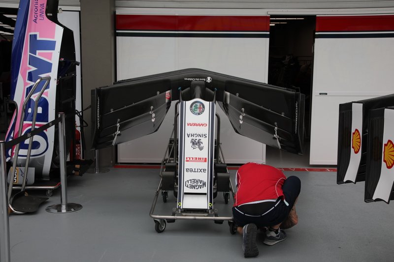 Alfa Romeo Racing C38, dettaglio dell'ala anteriore da alto carico