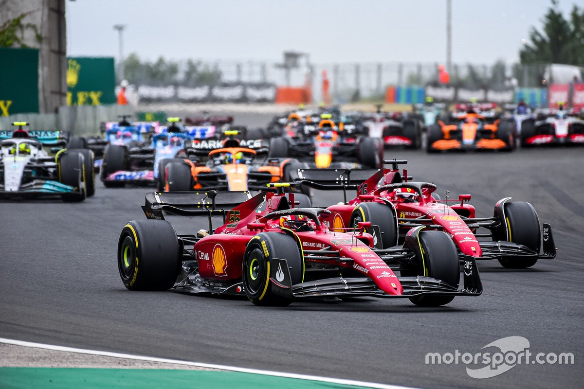 Carlos Sainz, Ferrari F1-75, Charles Leclerc, Ferrari F1-75
