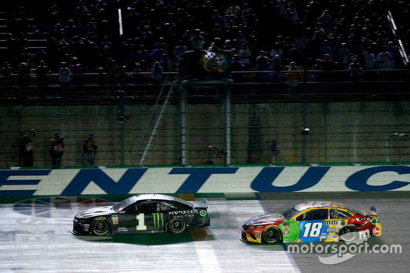 Race Winner Kurt Busch, Chip Ganassi Racing, Chevrolet Camaro Monster Energy, Kyle Busch, Joe Gibbs Racing, Toyota Camry M&M's