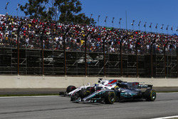 Lewis Hamilton, Mercedes AMG F1 W08, passes Felipe Massa, Williams FW40