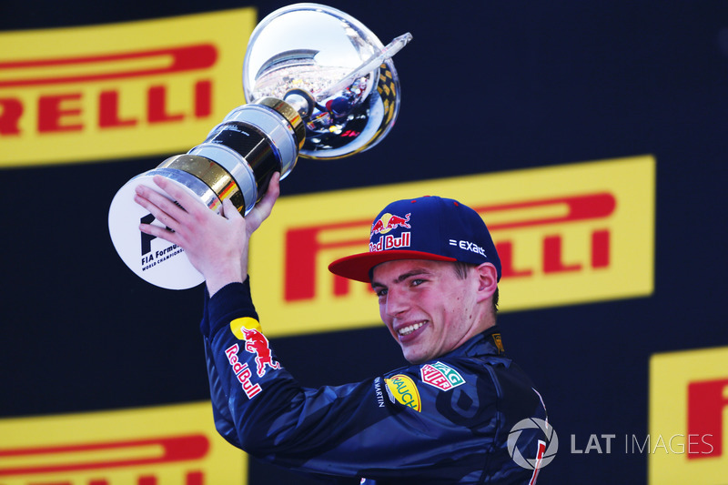 Max Verstappen, Red Bull Racing, 1st Position, with his trophy