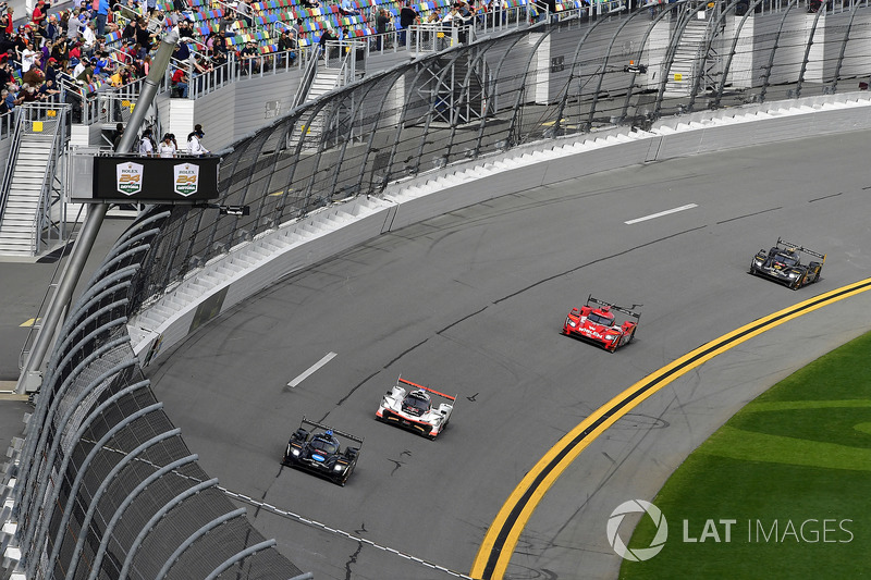 #10 Wayne Taylor Racing Cadillac DPi, P: Ренгер ван дер Занде, Джордан Тейлор, Райан Хантер-Рей, #7