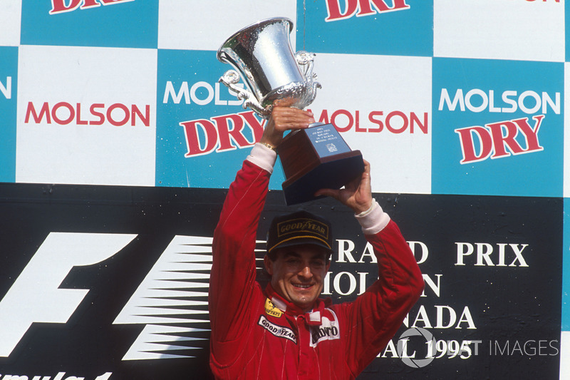 Podium : le vainqueur Jean Alesi, Ferrari