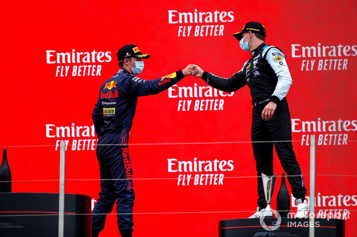 Le 2ᵉ Dennis Hauger, Prema Racing, et le 3ᵉ Victor Martins, MP Motorsport, sur le podium