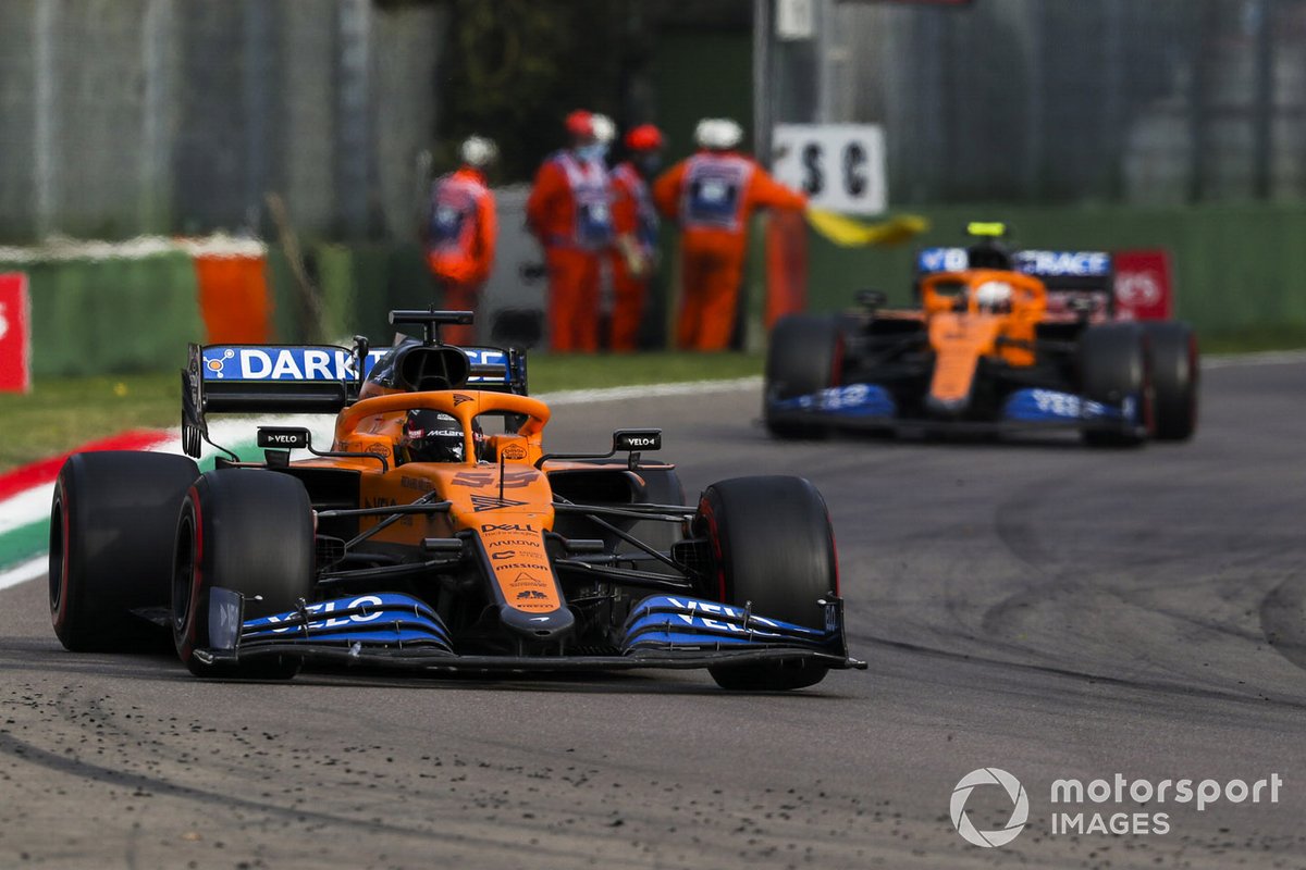 Carlos Sainz Jr., McLaren MCL35, Lando Norris, McLaren MCL35