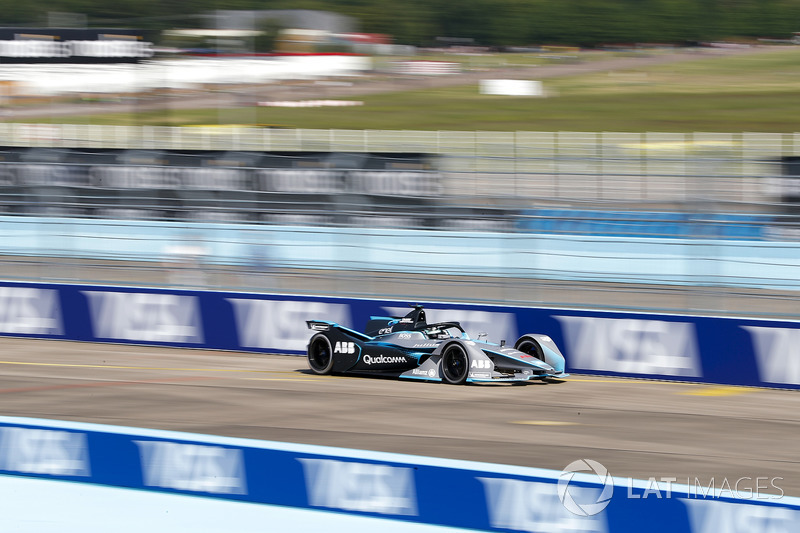 Nico Rosberg, Formula 1 World Champion, Formula E investor, drives the Formula E track car