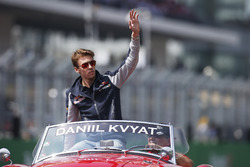 Daniil Kvyat, Scuderia Toro Rosso, pilotlar geçit töreninde