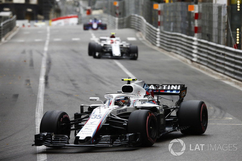 Sergey Sirotkin, Williams FW41, on the parade lap