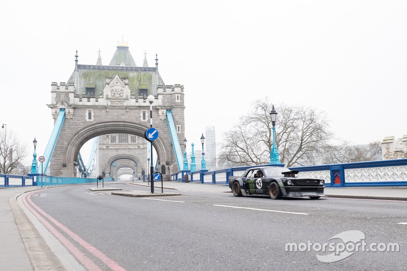 Top Gear liet de complete Tower Bridge afsluiten