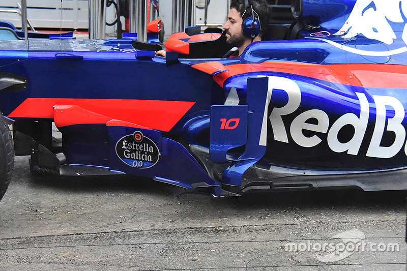 Scuderia Toro Rosso STR12