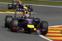 Daniel Ricciardo, Red Bull Racing RB10 ve Sebastian Vettel, Red Bull Racing RB10