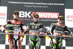 Podium: racewinnaar Jonathan Rea, Kawasaki Racing, tweede plaats Chaz Davies, Ducati Team, derde pla