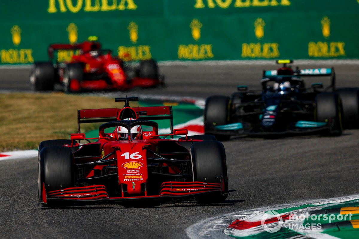 Charles Leclerc, Ferrari SF21, Valtteri Bottas, Mercedes W12