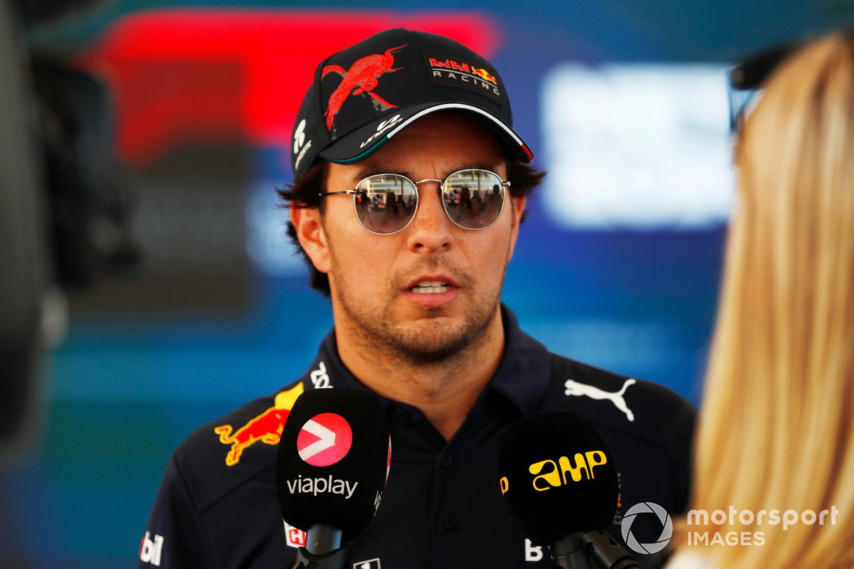 Sergio Pérez face à la presse, jeudi à Abu Dhabi.