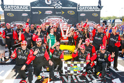 Sieger Carl Edwards, Joe Gibbs Racing Toyota