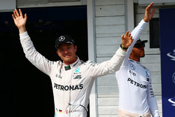 Поул-позиція Ніко Росберг, Mercedes AMG F1, друге місце Льюїс Хемілтон, Mercedes Petronas AMG F1 в з