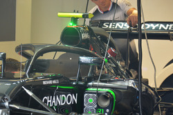 McLaren MP4-31 mit dem Halo Cockpitschutz