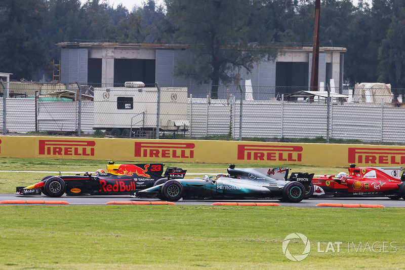 Max Verstappen, Red Bull Racing RB13, Lewis Hamilton, Mercedes AMG F1 W08 y Sebastian Vettel, Ferrari SF70H