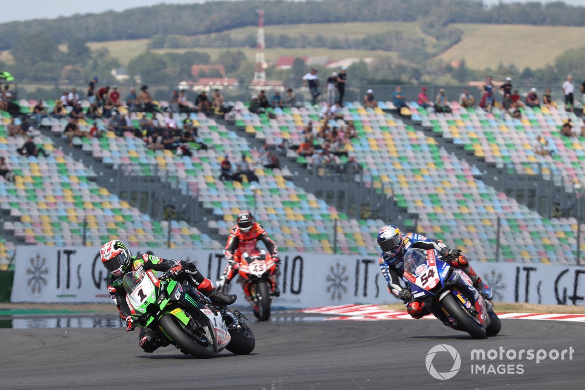 Jonathan Rea, Kawasaki Racing Team WorldSBK, Toprak Razgatlioglu, PATA Yamaha WorldSBK Team
