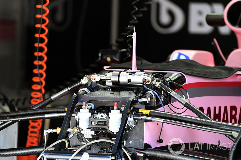 Sahara Force India VJM10 ön süspansiyon ve şasi detayı