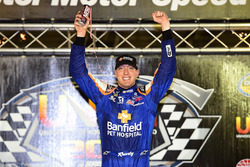 Race winner Kyle Busch, Kyle Busch Motorsports Toyota