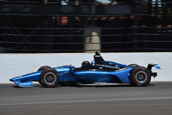 Хуан-Пабло Монтойя випробовує машину IndyCar 2018 року з двигуном Chevrolet